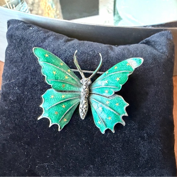 Green Butterfly Sterling Silver Brooch with Star Accents - Picture 3 of 5